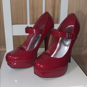 Red Pumps